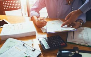 Maximize Efficiency: The Advantages of Outsourcing Your Invoicing and Billing Tasks